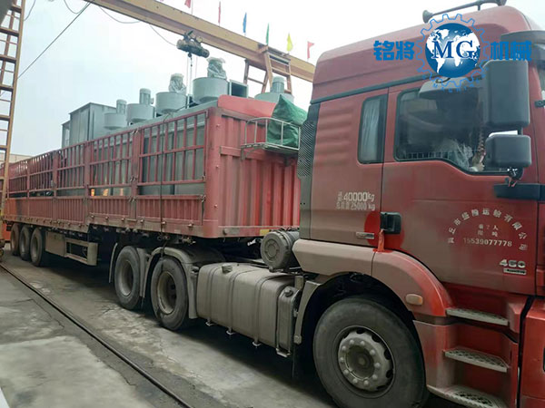 ������a(ch��n)30�f��ȫ�ԄӸɷ�ɰ�{���a(ch��n)���b܇�F(xi��n)��